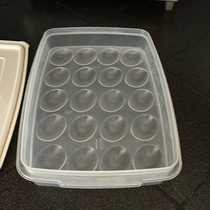 Vintage Rubbermaid Servin Saver #7 Deviled Egg Container with lid